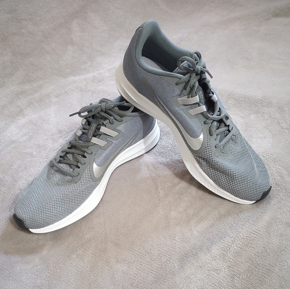 Mens Nike Downshifter 9 Running Shoe 11 - Picture 1 of 10